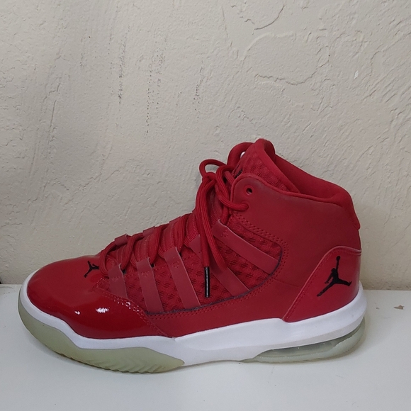 Jordan Aura Size 4Y - Picture 2 of 12